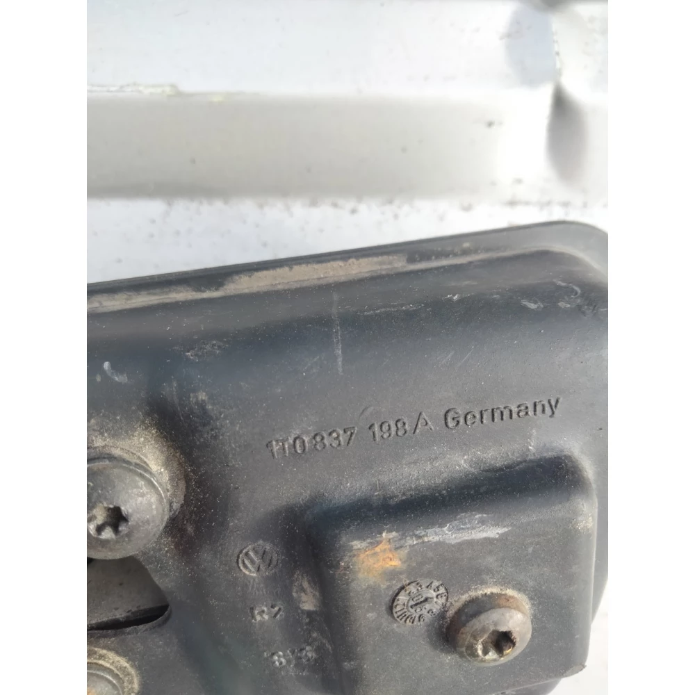 РУЧКА ОТКРЫТИЯ ВНУТРЕНЯЯ ПЕРЕДНЕЙ ПРАВОЙ ДВЕРИ VOLKSWAGEN Caddy III (2004—2010) 1TO 837 198A