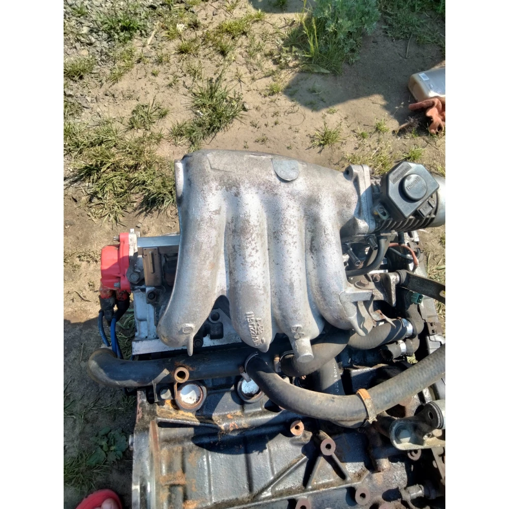 Колектор впускной Opel Vectra A 2.0 бензин  90220611