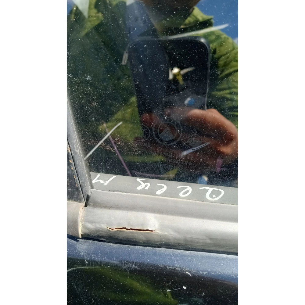 43R000196 заднее правое скло Geely Ck