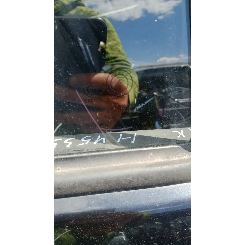 43R000196 заднее правое скло Geely Ck