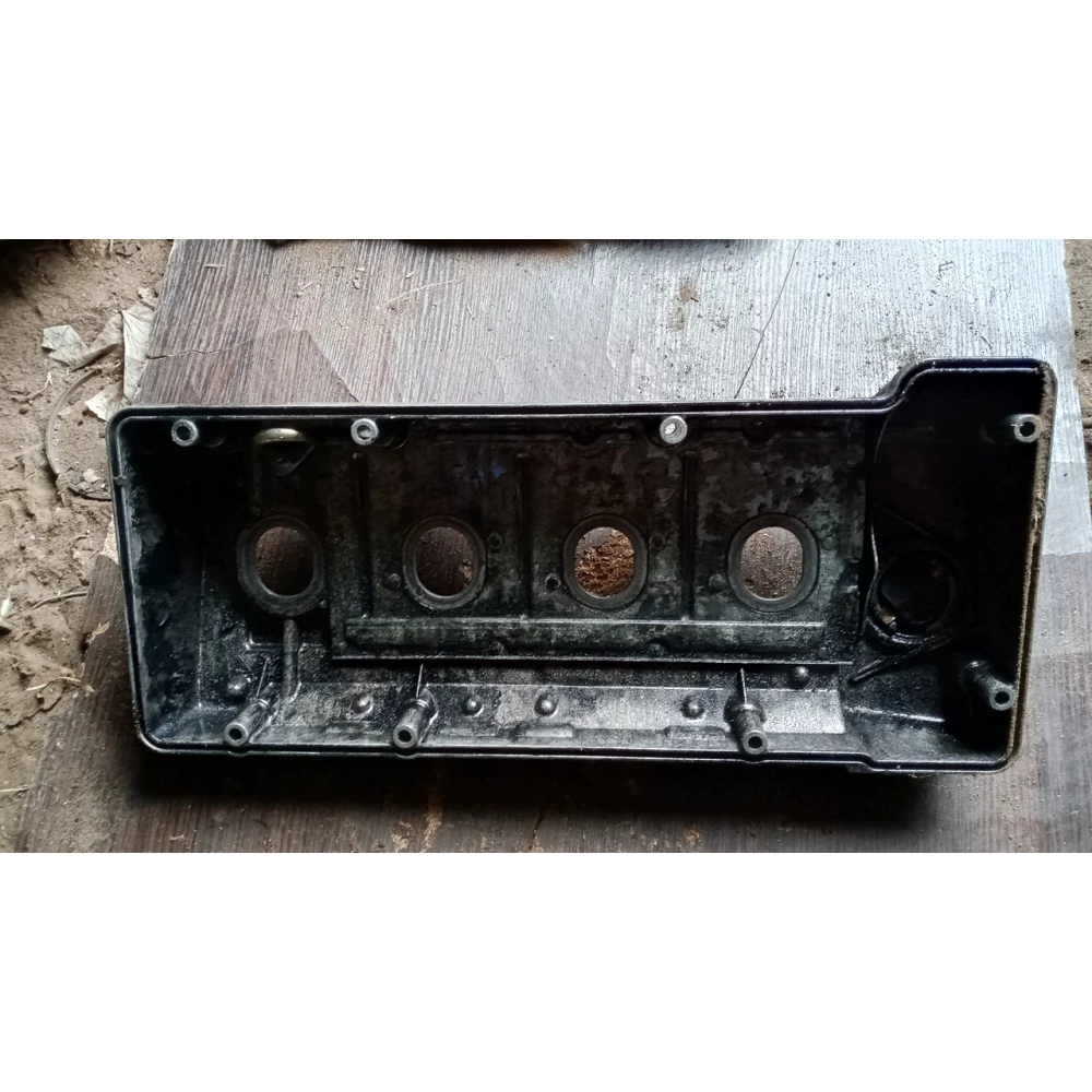 A6040160205 клапанная кришка Mercedes Benz w 210 2.2