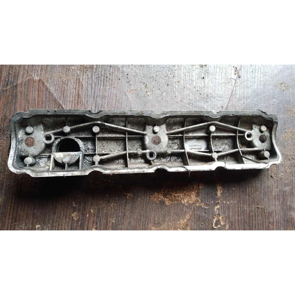 7700100765 клапанная кришка Renault