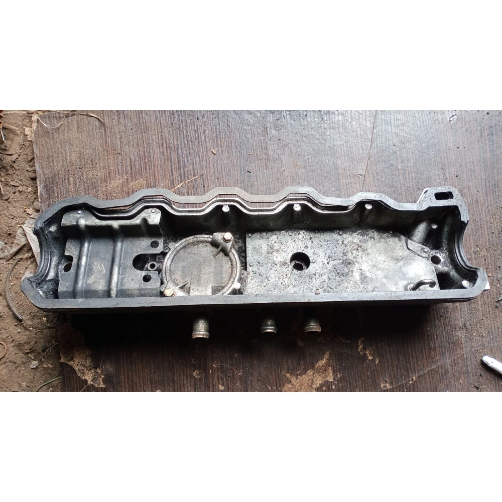 105566 кришка клапанов Ауди 100с4 2.5