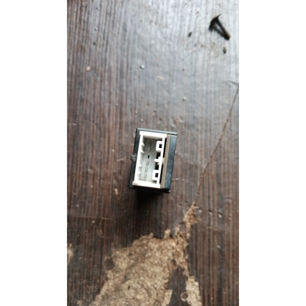 AD8930 кнопка птф Мазда Примаси