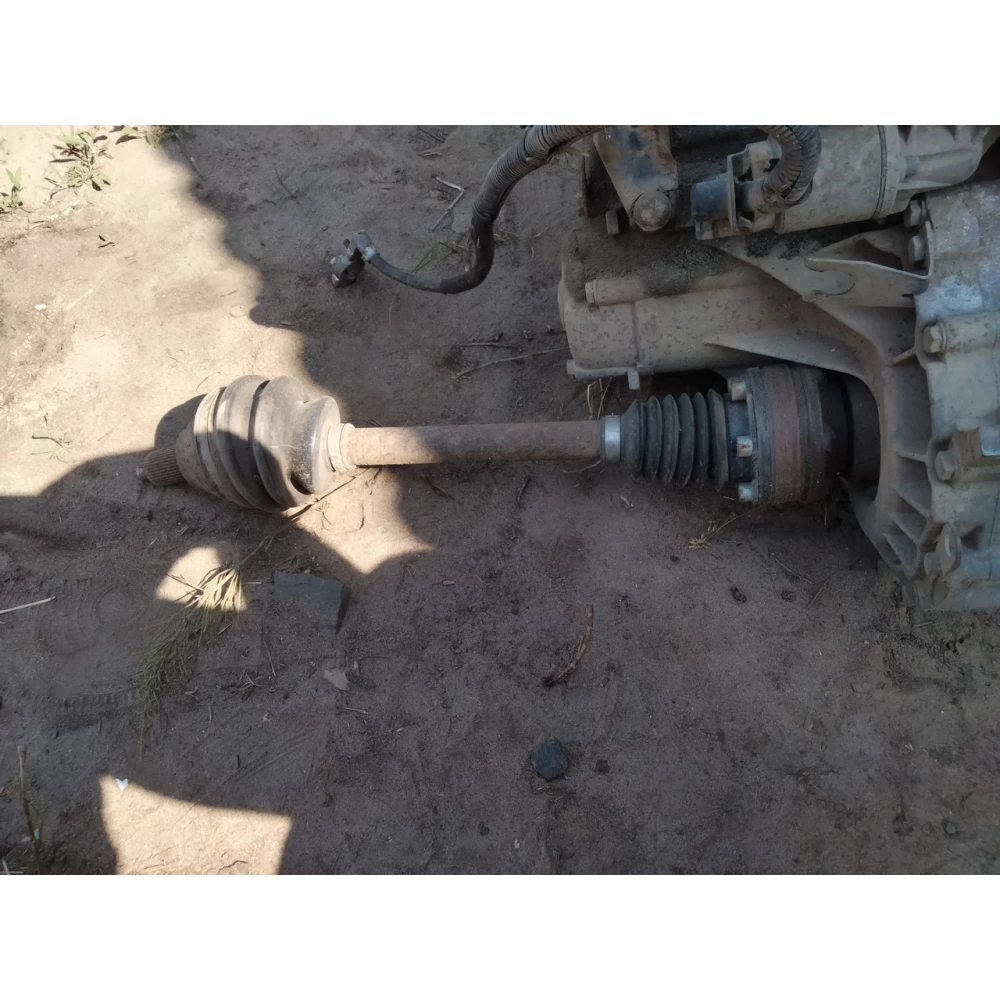 Полуось Skoda Fabia 1 1.4 правая и левая