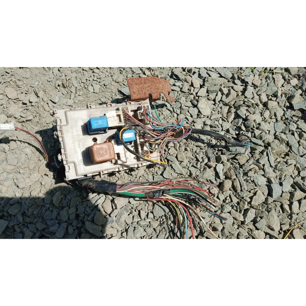 243505M300 блок предохранителей Nissan Almera N16