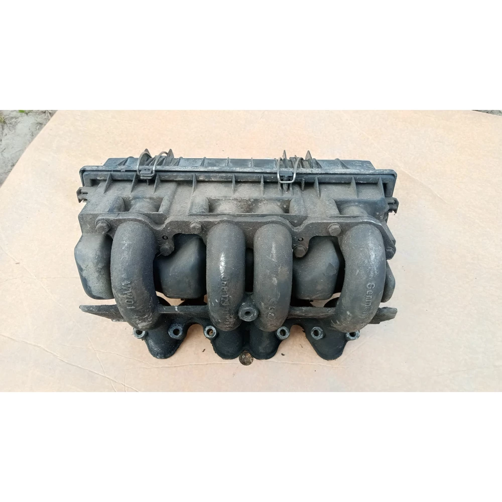 068129713F впускной колектор Vw Jetta 2 1.6D