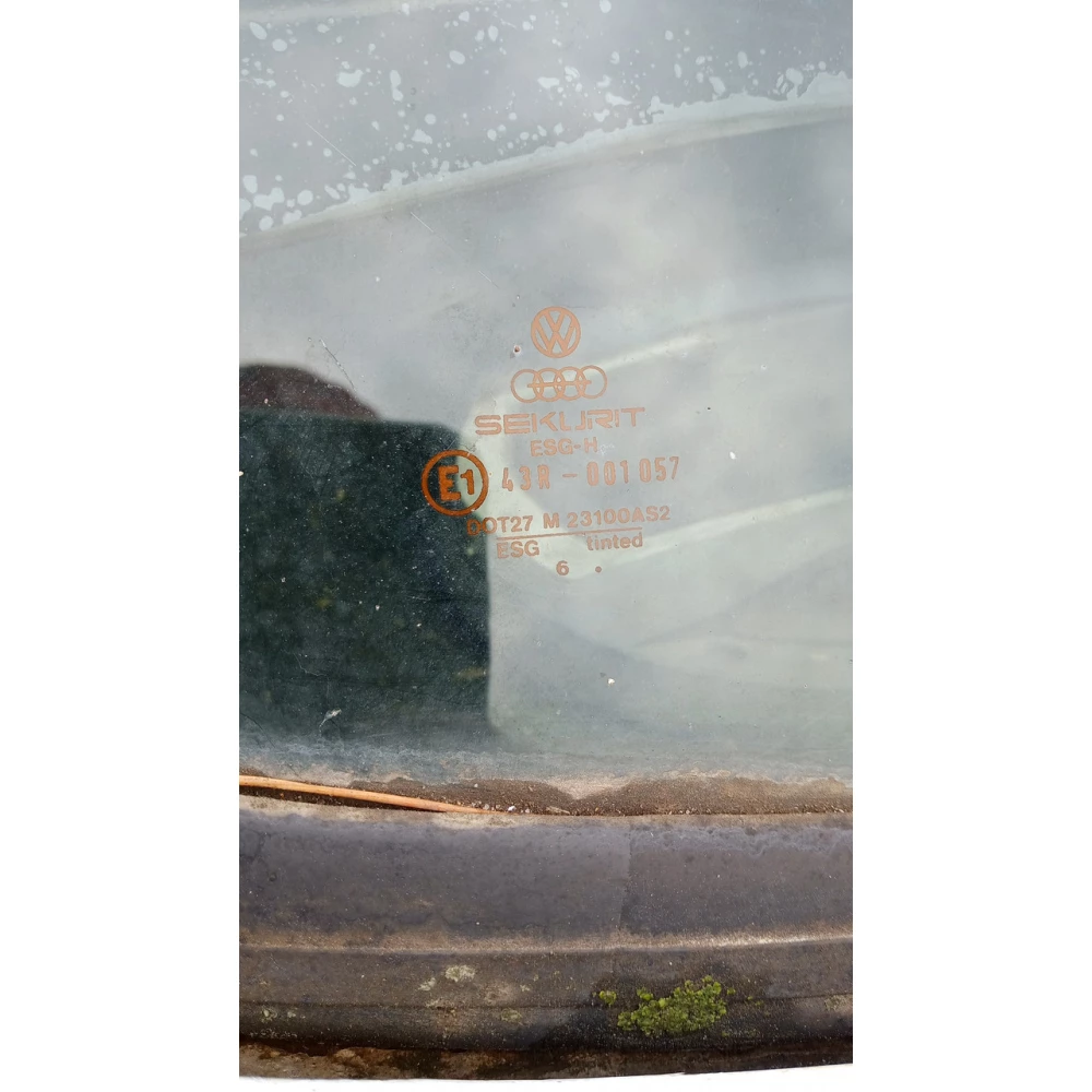 43R001057 заднее скло Vw Jetta 2