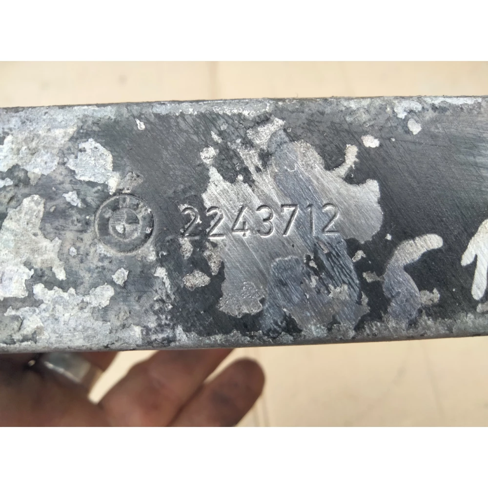 2243712 радиатор масляный BMW E 34 2.5Tds