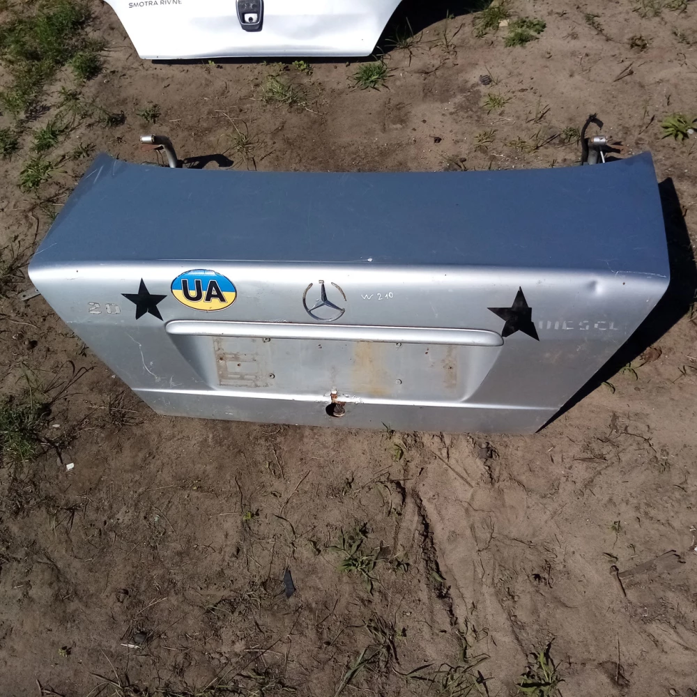 Кришка багажника Mercedes-Benz w210