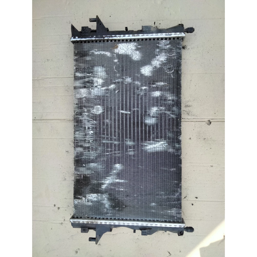 7711134656 радиатор охлаждения Renault Laguna 2