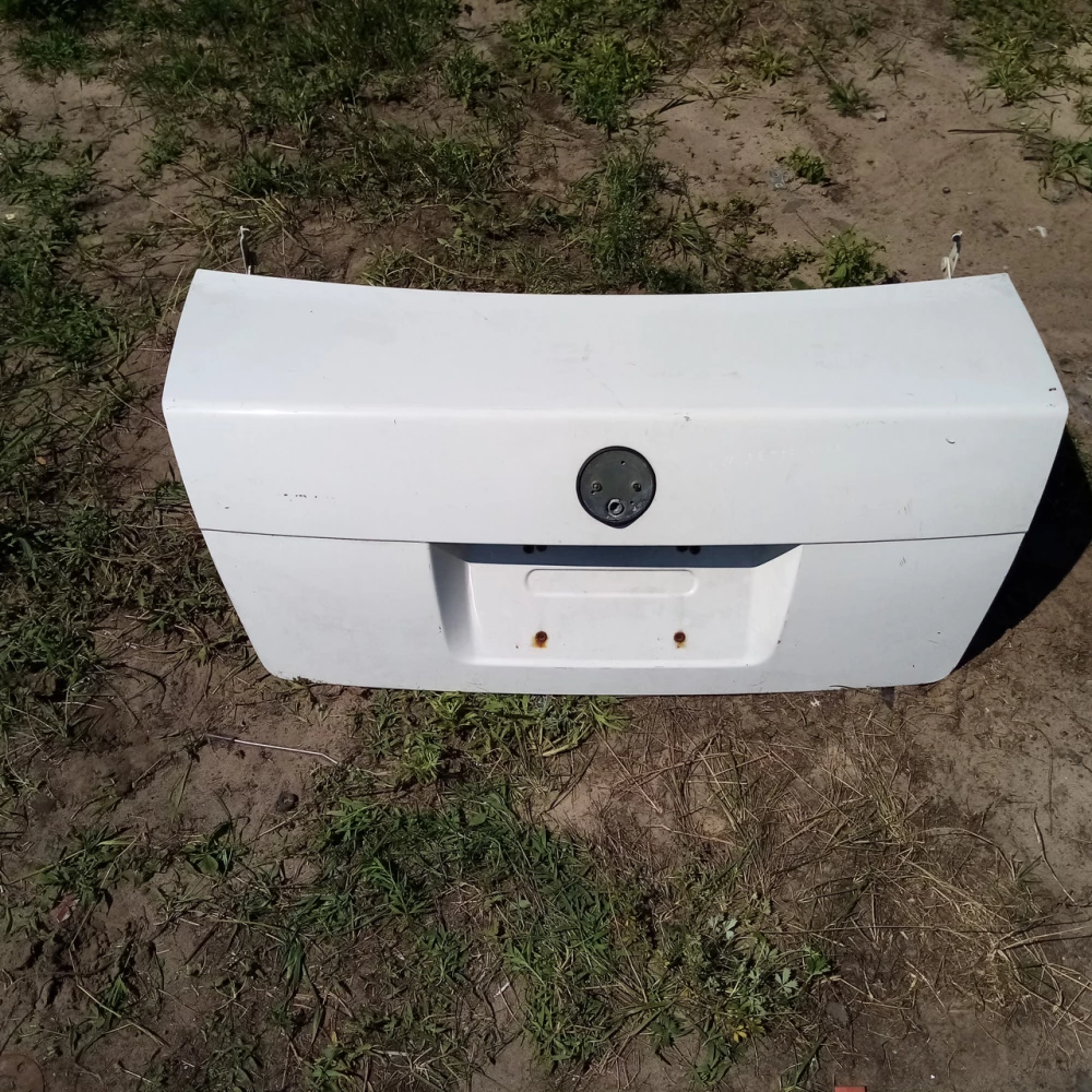 Кришка багажника VW Jetta американка