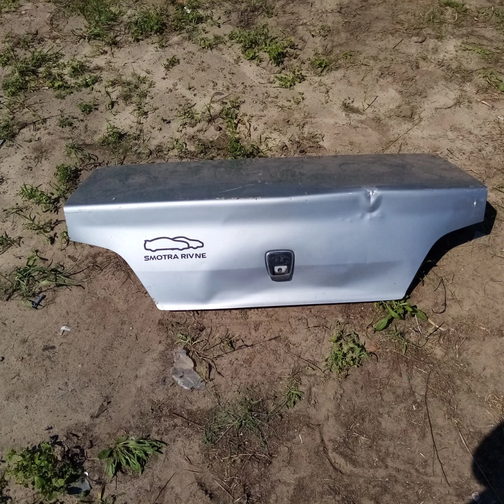 Кришка багажника Peugeot 406