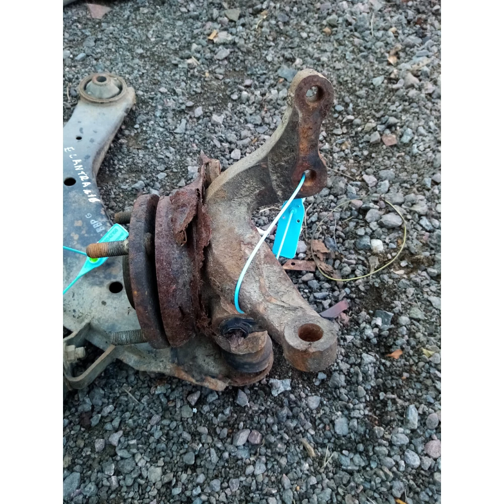 Поворотный кулак, цапфа левая Hyundai Elantra XD