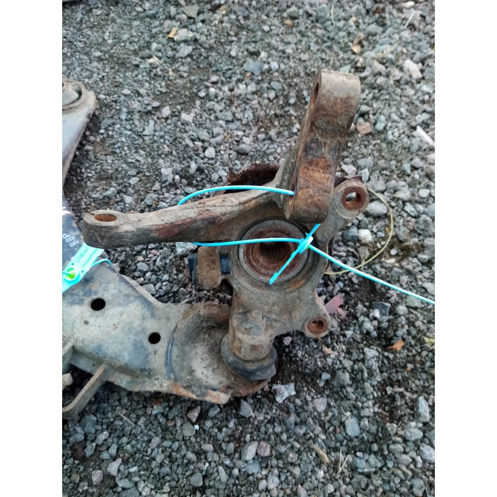 Поворотный кулак, цапфа левая Hyundai Elantra XD