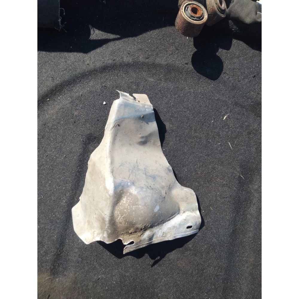 8D0422704 теплоекран выхлопной Passat B5 Audi A4 B5 1.9d