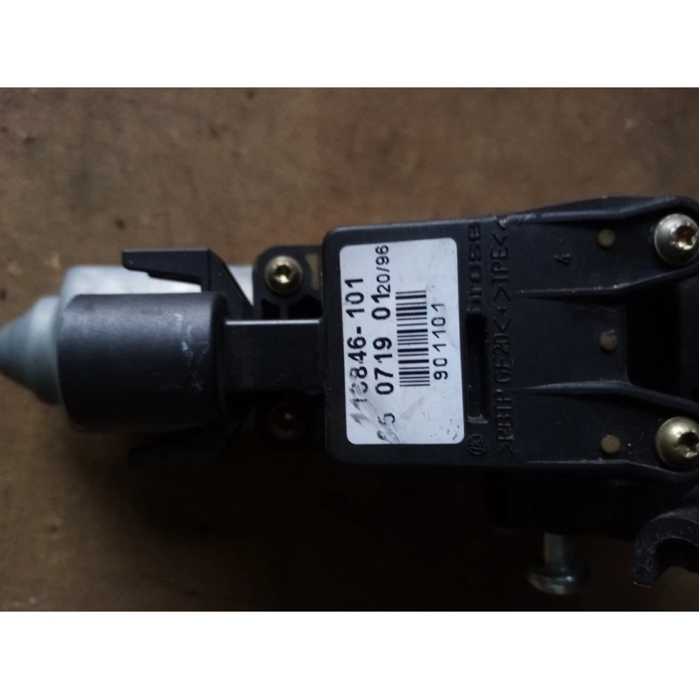 8D0959801D Моторчик стекоподйомника Audi A4B5