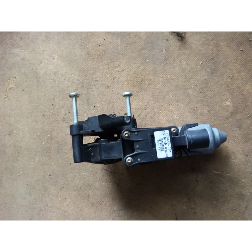 8D0959801D Моторчик стекоподйомника Audi A4B5