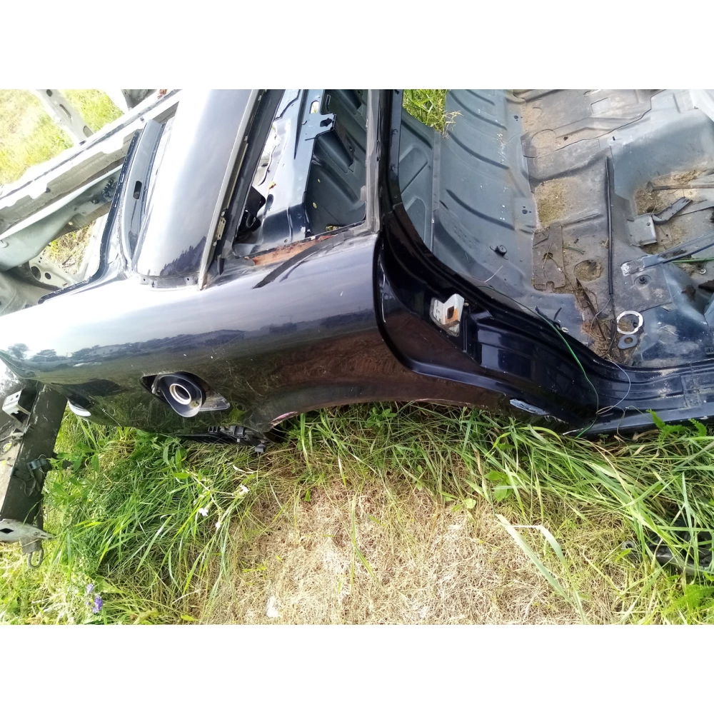 Крило заднее правое Audi A6 C4 седан.