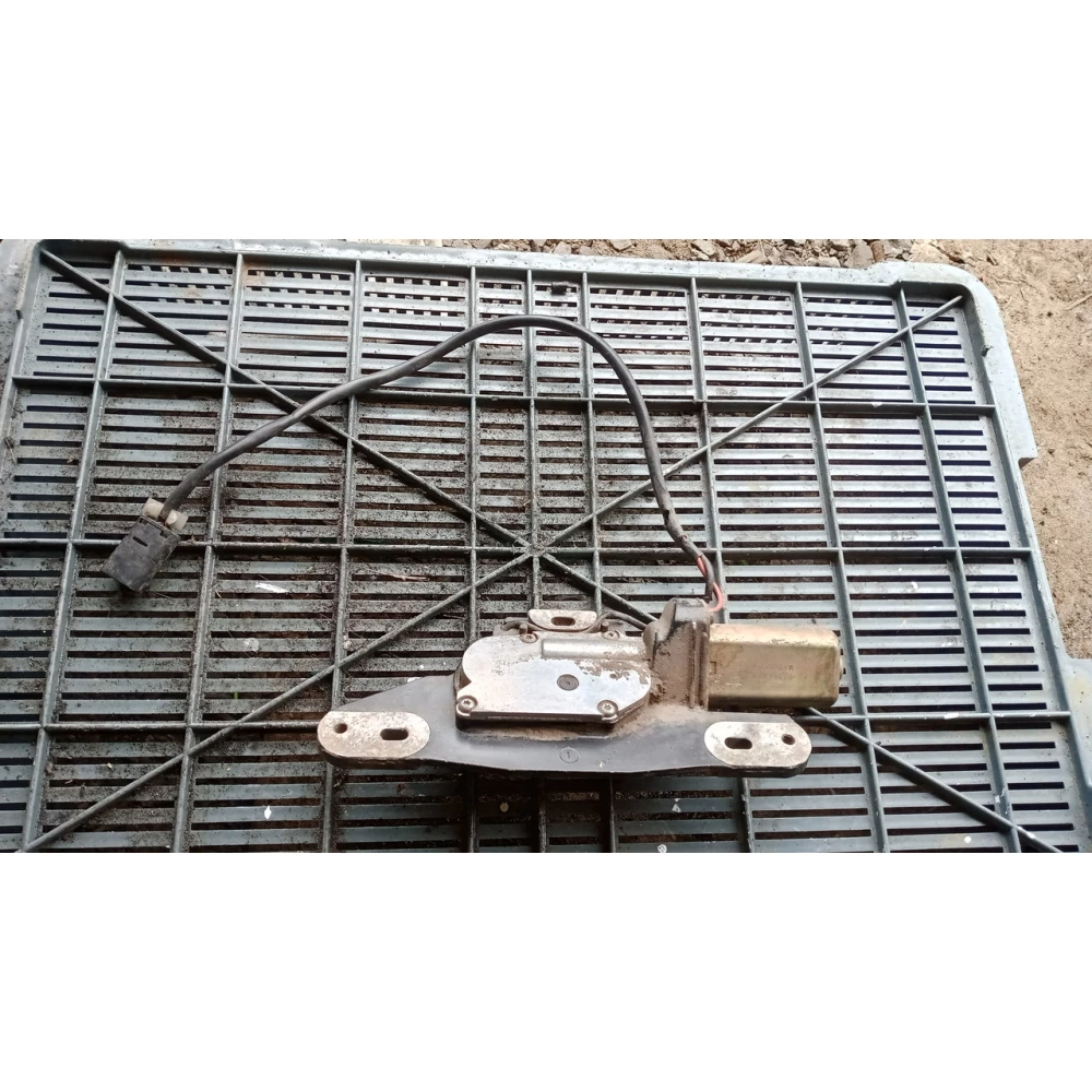 67148362371 замок багажника Bmw E39 универсал