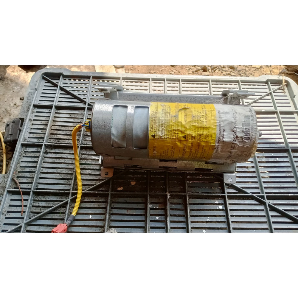 570606600 подушка безпеки Mitsubishi Carisma