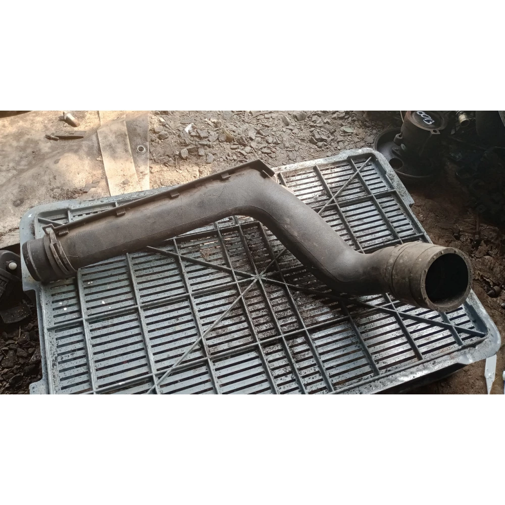 1j0145762H патрубок интеркулера Skoda Octavia A5  1.9
