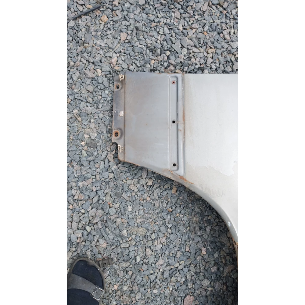 Переднее правое крило Mercedes Benz w 124