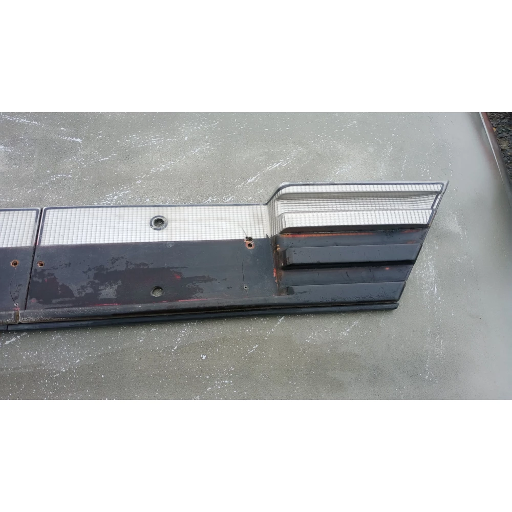 8xu005180 бленда Mercedes Benz w 124