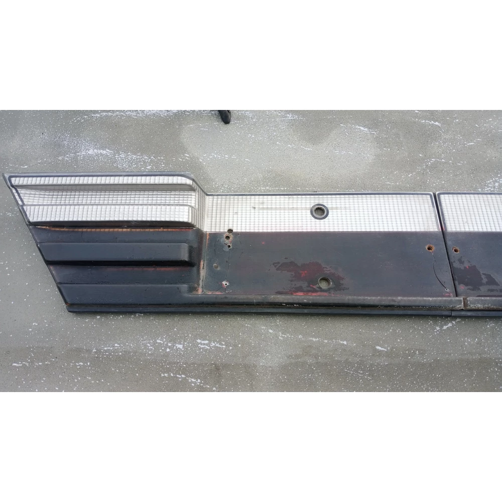 8xu005180 бленда Mercedes Benz w 124