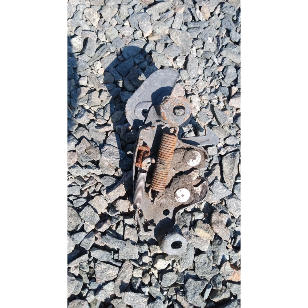 008682 замок капота Nissan Almera N16