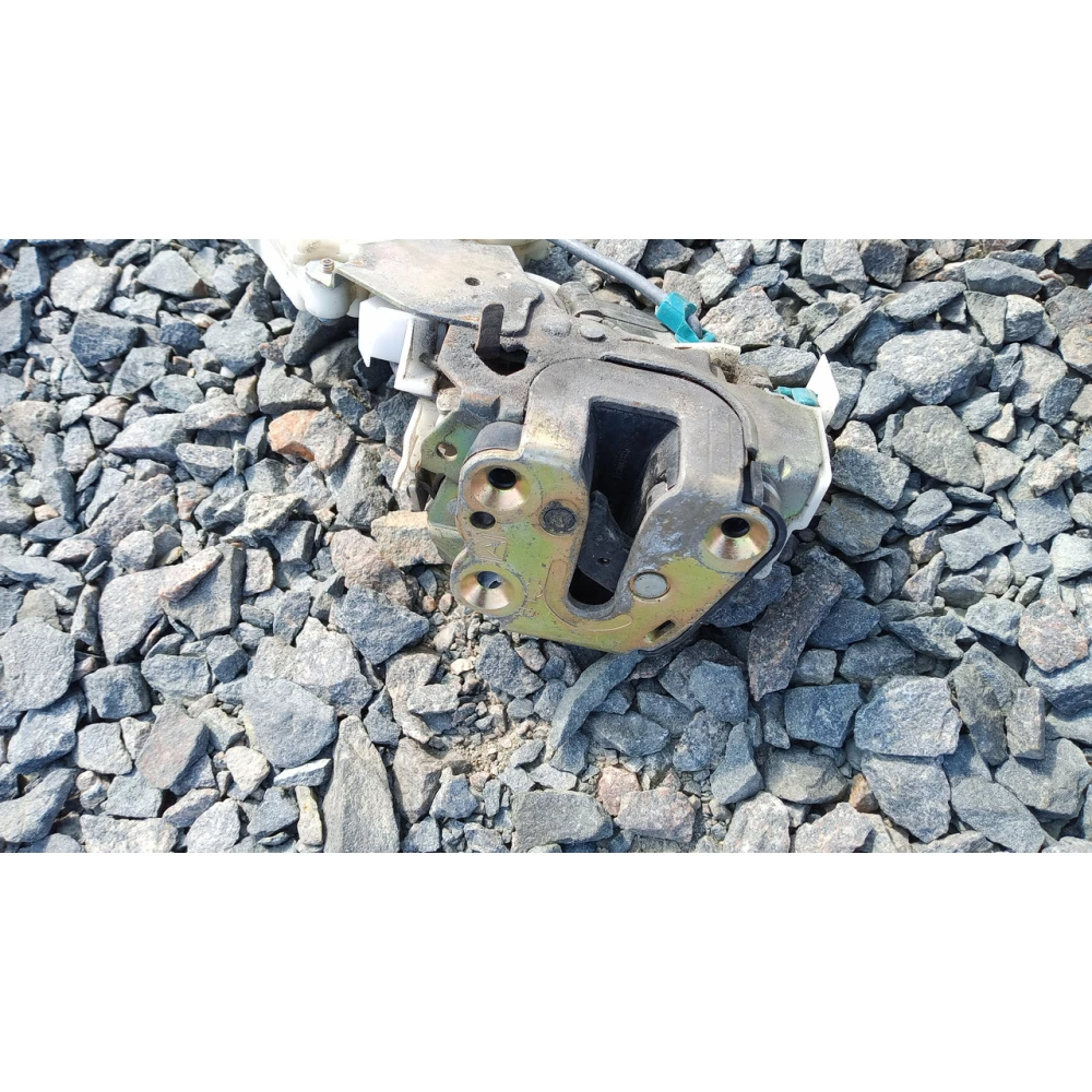 82552bm760 задний правий замок двери Nissan Almera N16