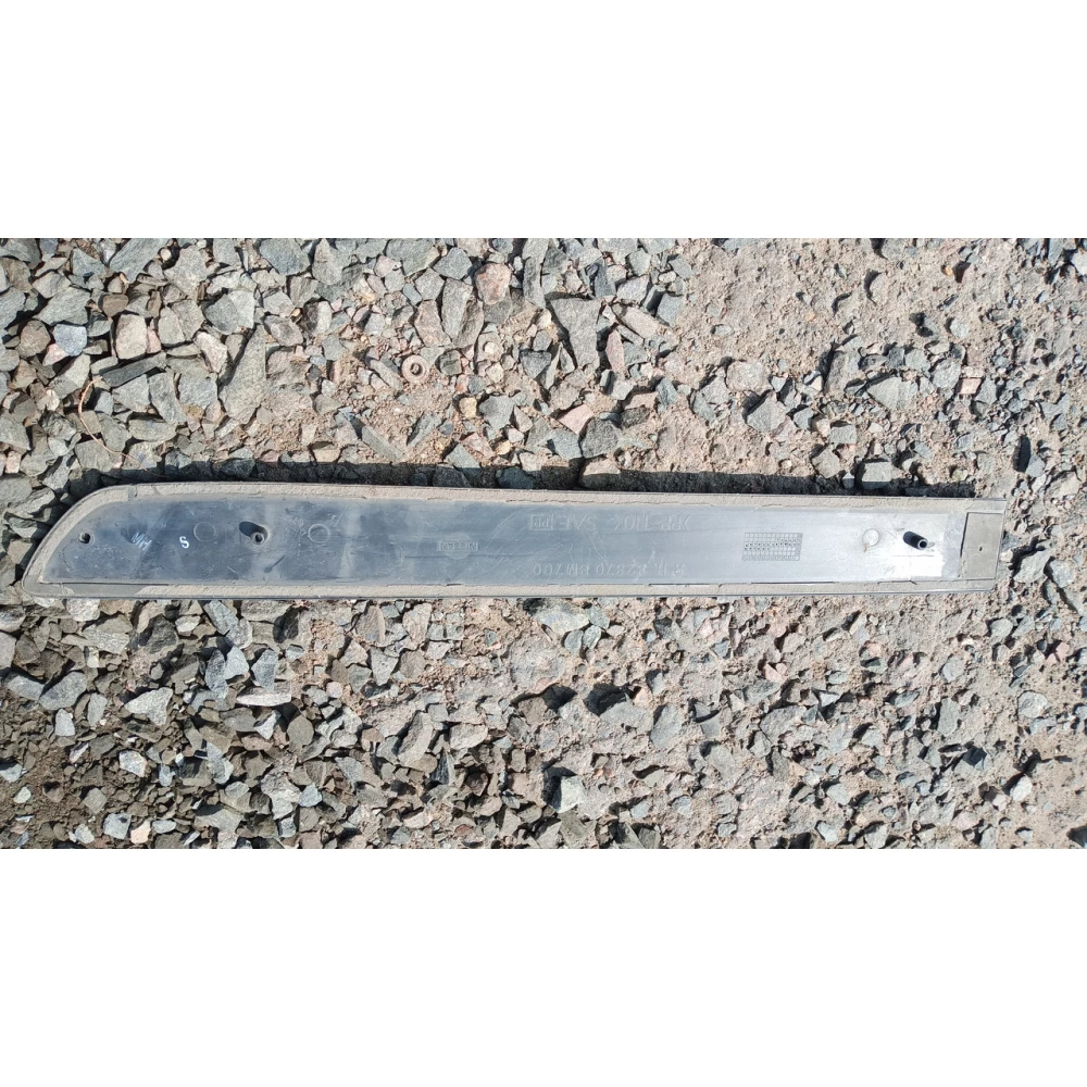 82870bm700 молдинг задней правой двери Nissan Almera N16