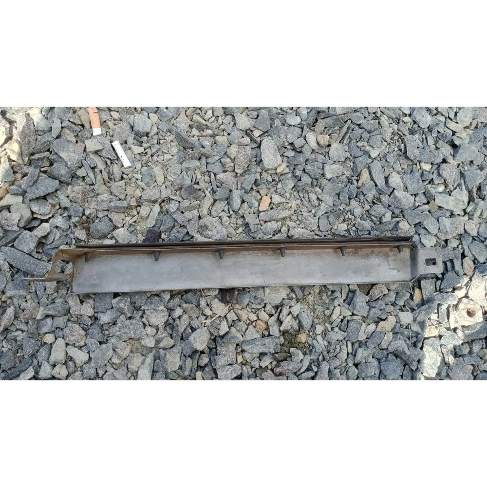 Правая ресничка под фару Mercedes Benz w 124