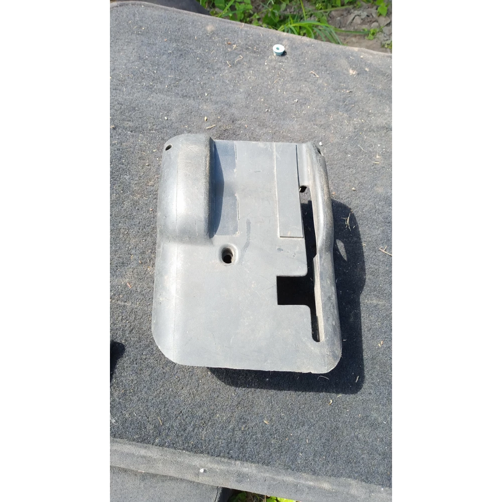 8D1953516  подрулевой кожух Audi A4B5