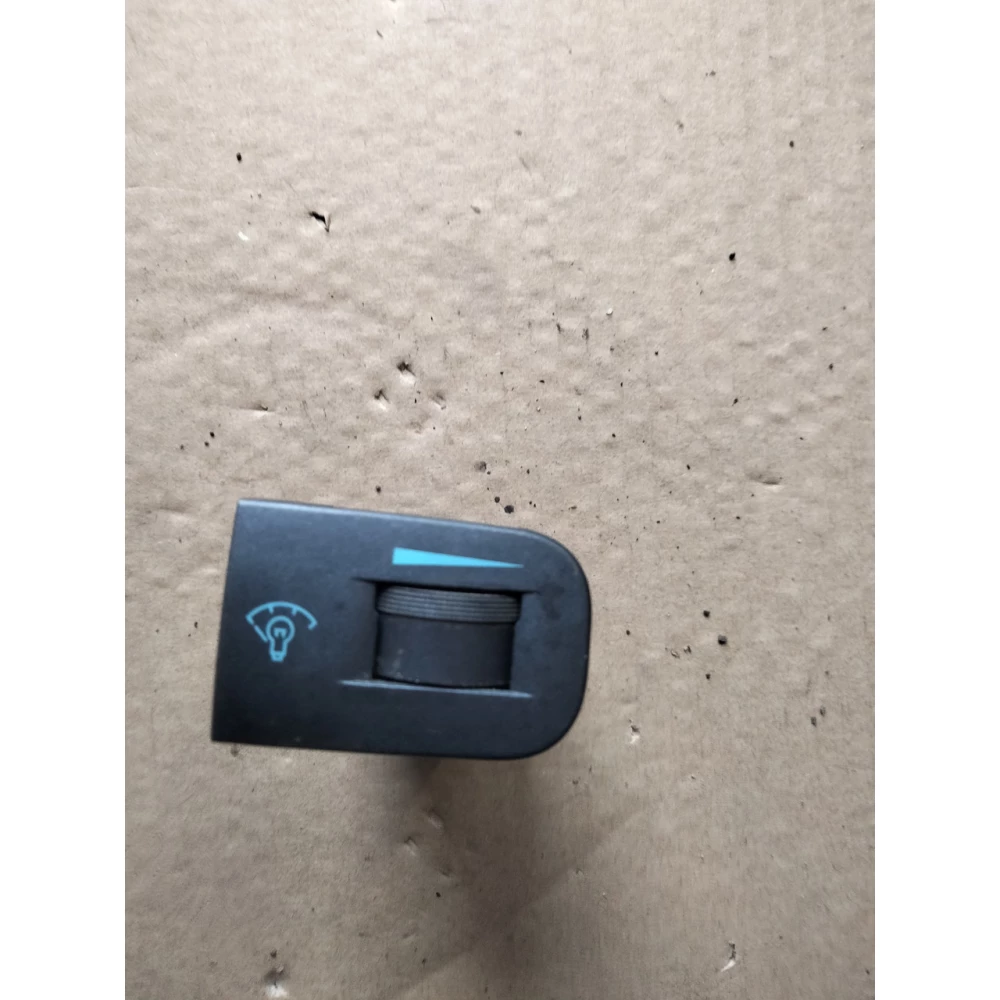 949502d200 кнопка подсветки приборной панели Xyundai Elantra, Kia