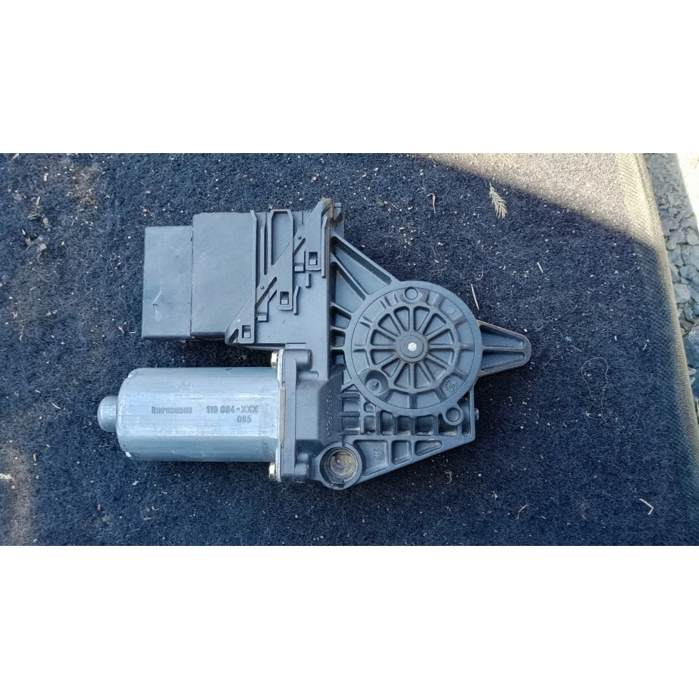 0130821696 склоподйомник задней правий двери Vw Passat B5