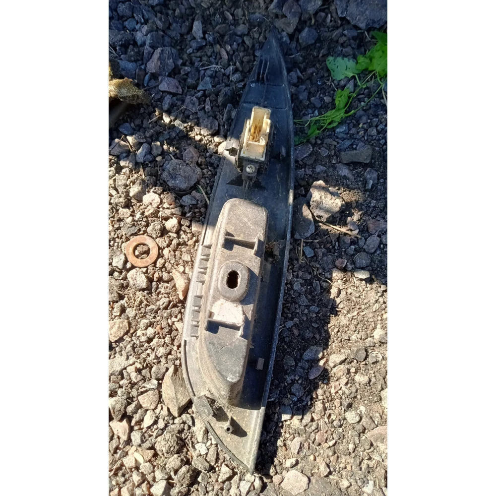 Gj6a685l1 задняя правая кнопка склоподйомника mazda 6