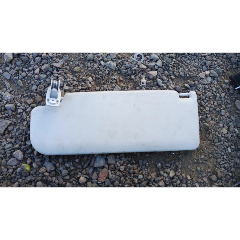 1z0857552 правий козирок Skoda Octavia A5