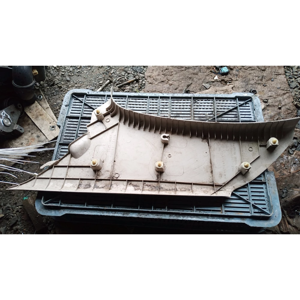 769356n005 задняя левая накладка стойки Nissan Almera N16