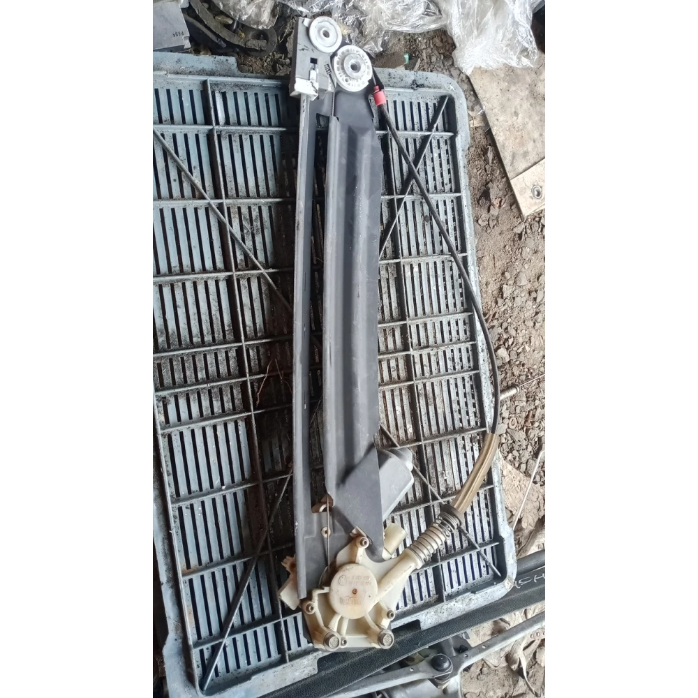 67628360512 передний правий склоподйомник Bmw E39