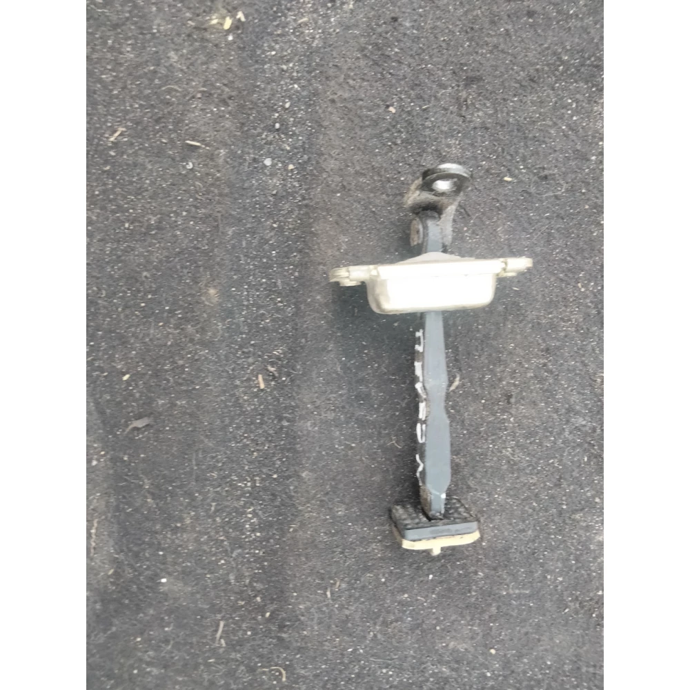 Ограничитель двери Xyundai Elantra XD 3