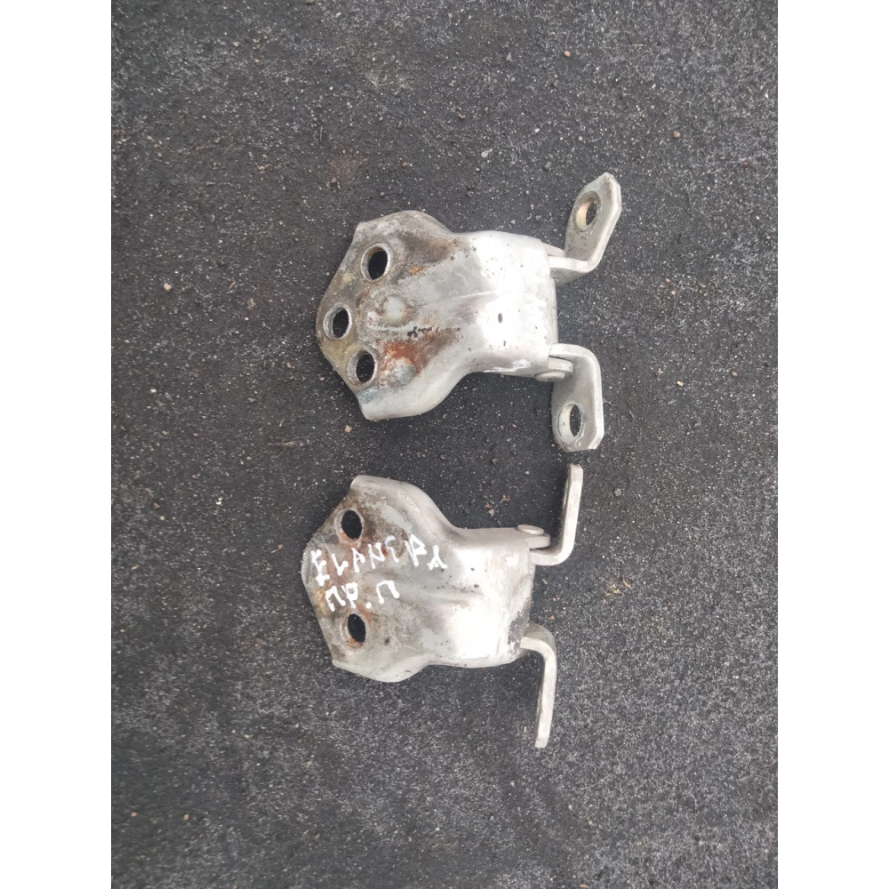 Петли передней правой двери Xyundai Elantra XD 3