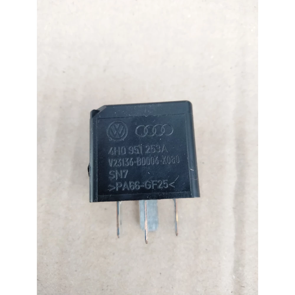 4H0951253A VAG Реле вентилятора VW Passat b7 USA