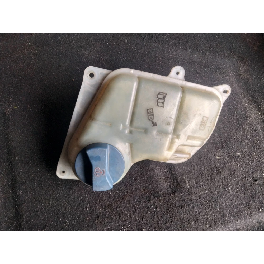 8D0121403L расширительный бачок системы охлаждения Audi A4 B5 Passat B5