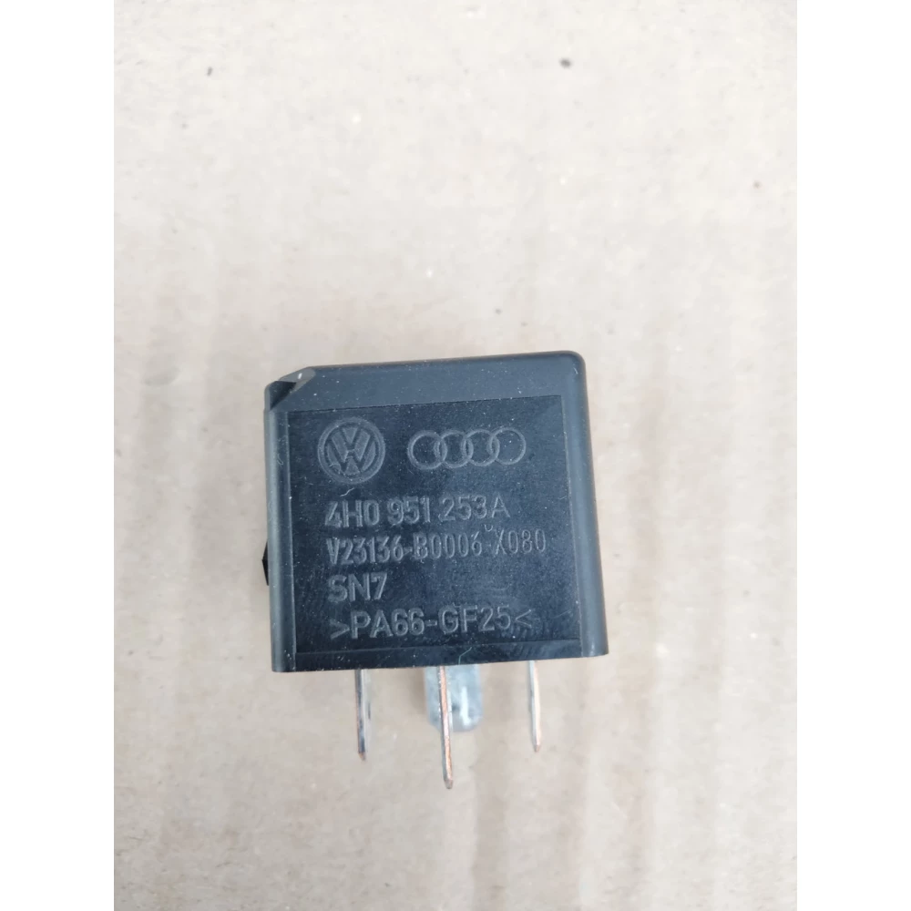 4H0951253A VAG Реле вентилятора VW Passat b7 USA