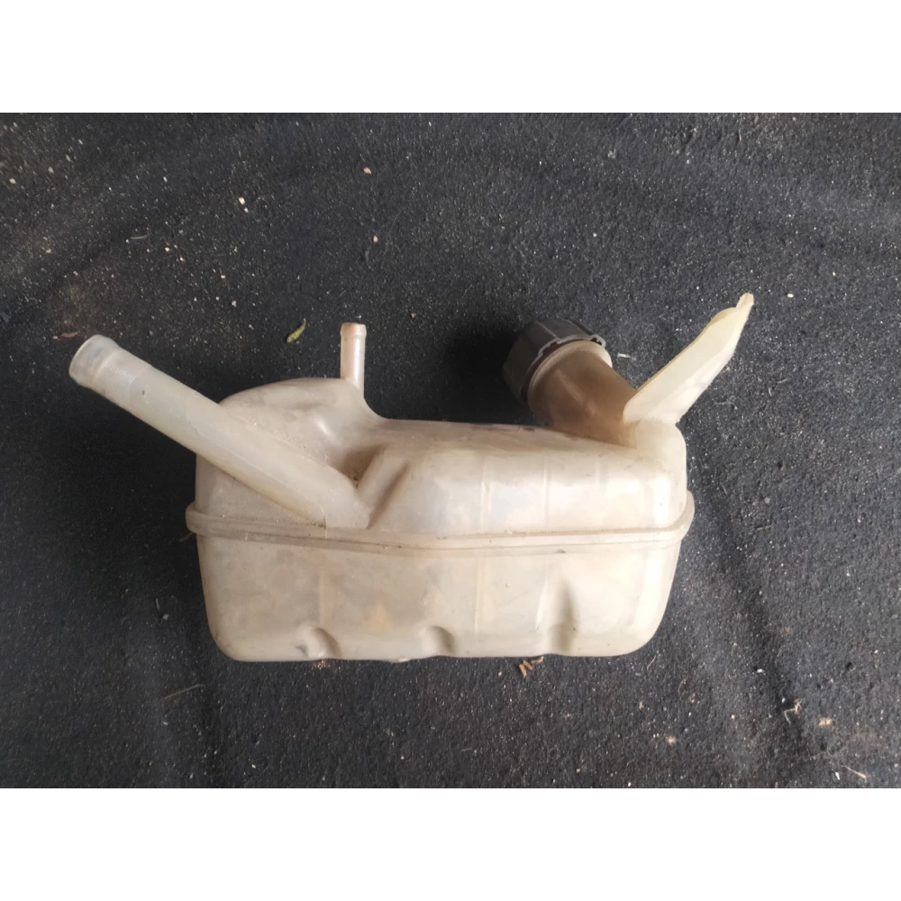 8200273157 расширительный бачок системы охлаждения Renault Megane 2, Scenic 2