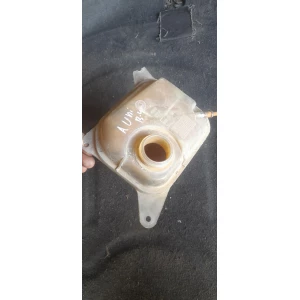 Изображение товара -  8A0121403 расшырительный бачок системы охлаждения Audi 80B4