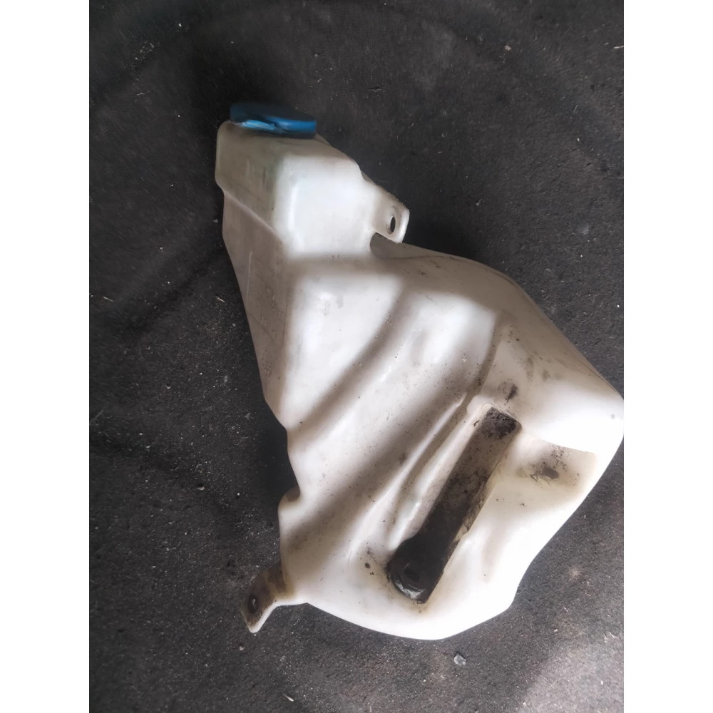 8D0955453B бачок омывателя лобового стекла Audi A4 B5