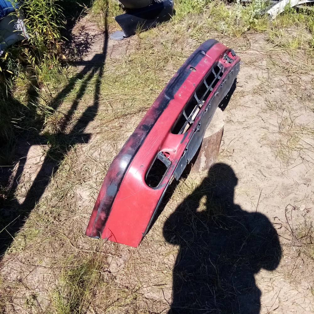 Передний бампер Seat Toledo код 7700821502