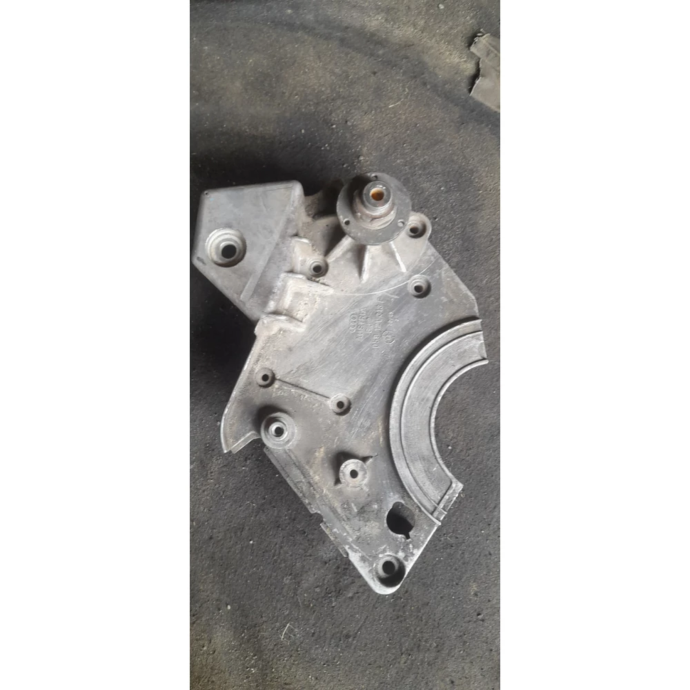 059121313F кронштейн вискомуфты Audi A4B5 A6C5 Passat B5 2.5 tdi